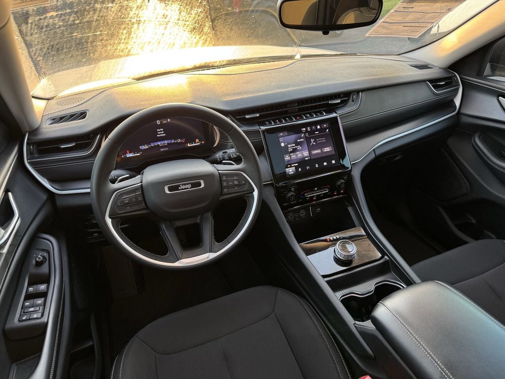 2023 Jeep Grand Cherokee Laredo X