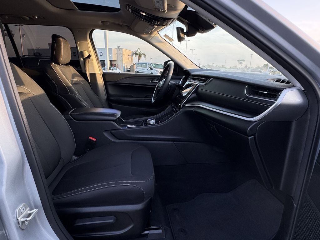 2023 Jeep Grand Cherokee Laredo X