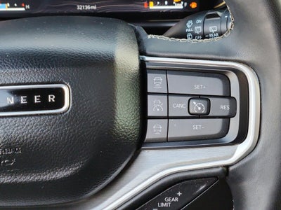 2025 Jeep Wagoneer Base