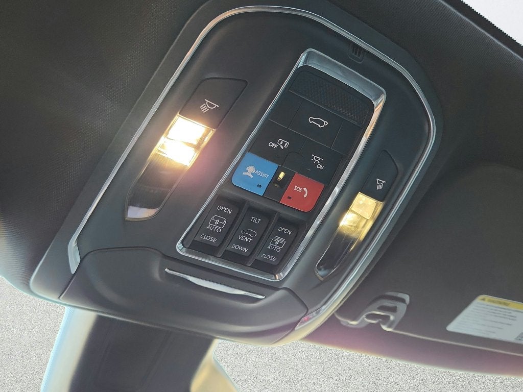 2025 Jeep Wagoneer Base
