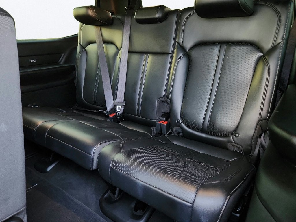 2025 Jeep Wagoneer Base