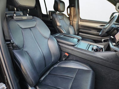 2025 Jeep Wagoneer Base