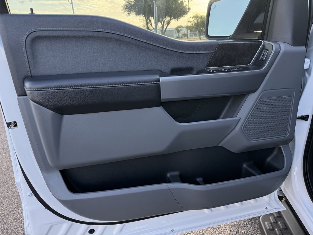 2023 Ford F-150 Lightning XLT