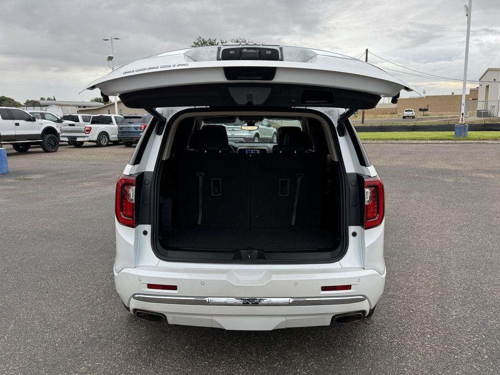 2023 GMC Acadia Denali