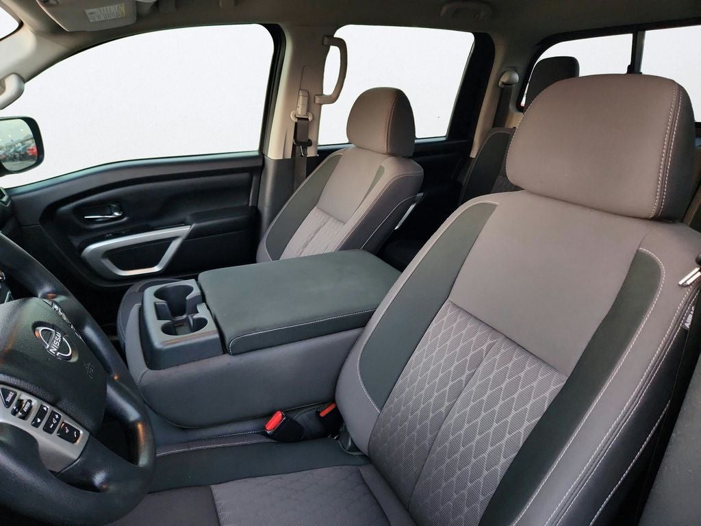 2024 Nissan Titan SV