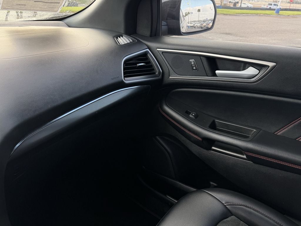 2022 Ford Edge ST Line