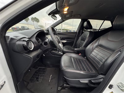 2020 Nissan Kicks SR