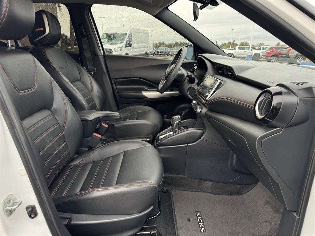 2020 Nissan Kicks SR