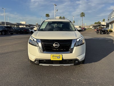 2022 Nissan Pathfinder SL