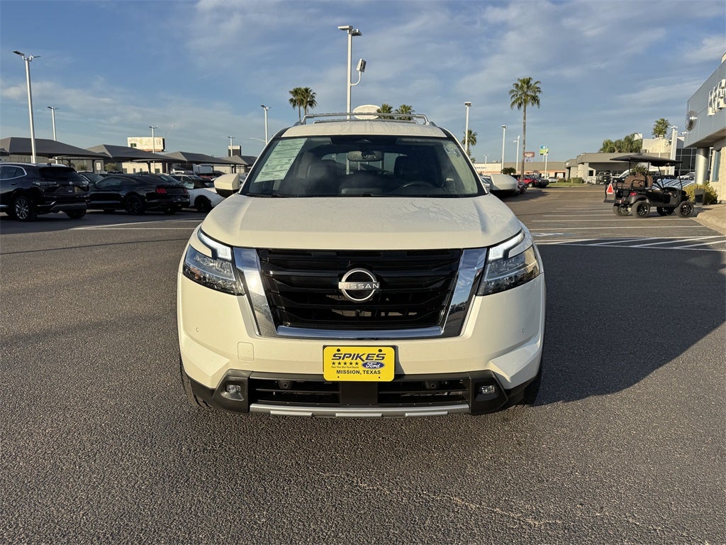 2022 Nissan Pathfinder SL