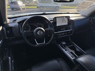 2022 Nissan Pathfinder SL