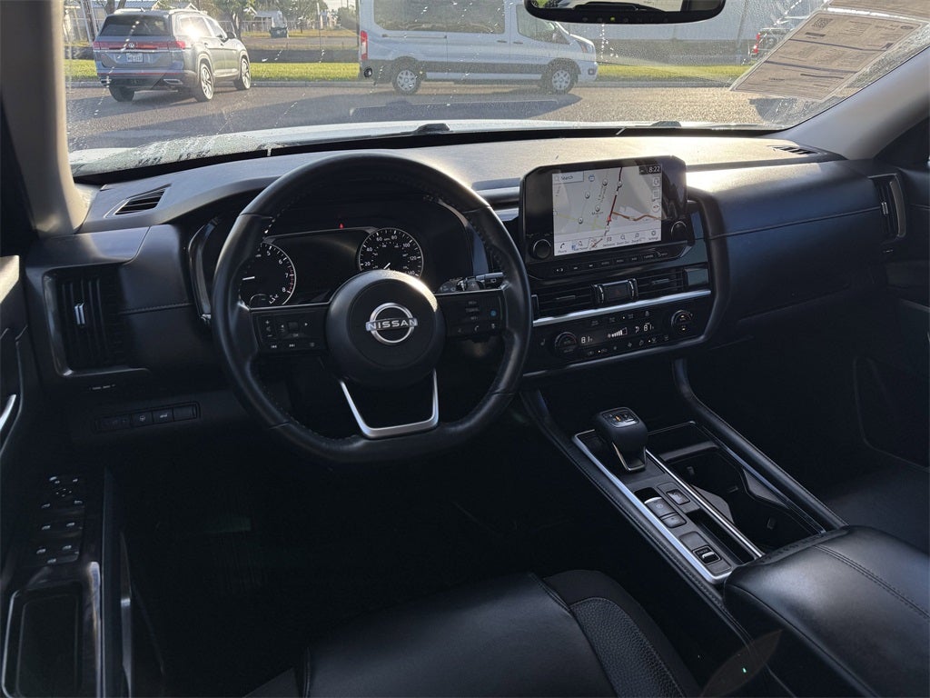 2022 Nissan Pathfinder SL