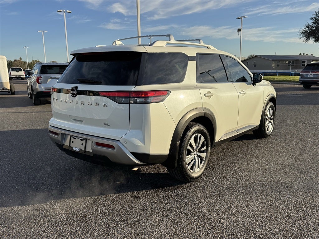 2022 Nissan Pathfinder SL
