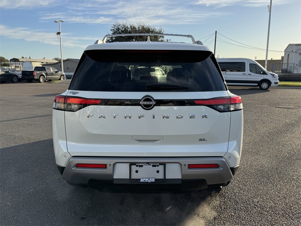 2022 Nissan Pathfinder SL