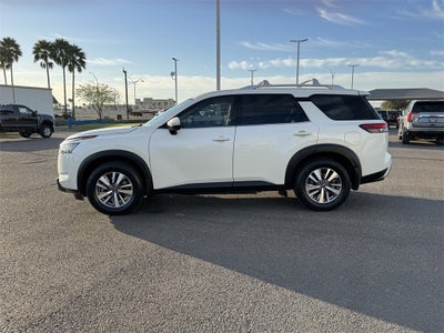 2022 Nissan Pathfinder SL