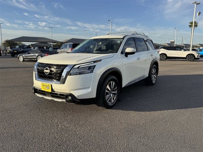 2022 Nissan Pathfinder SL