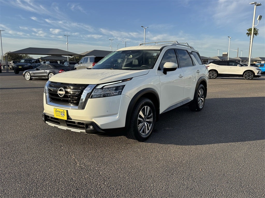 2022 Nissan Pathfinder SL