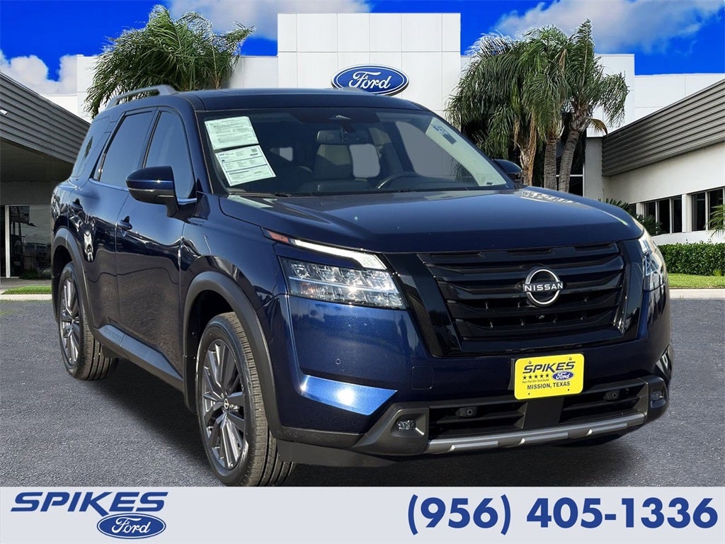 2022 Nissan Pathfinder SL