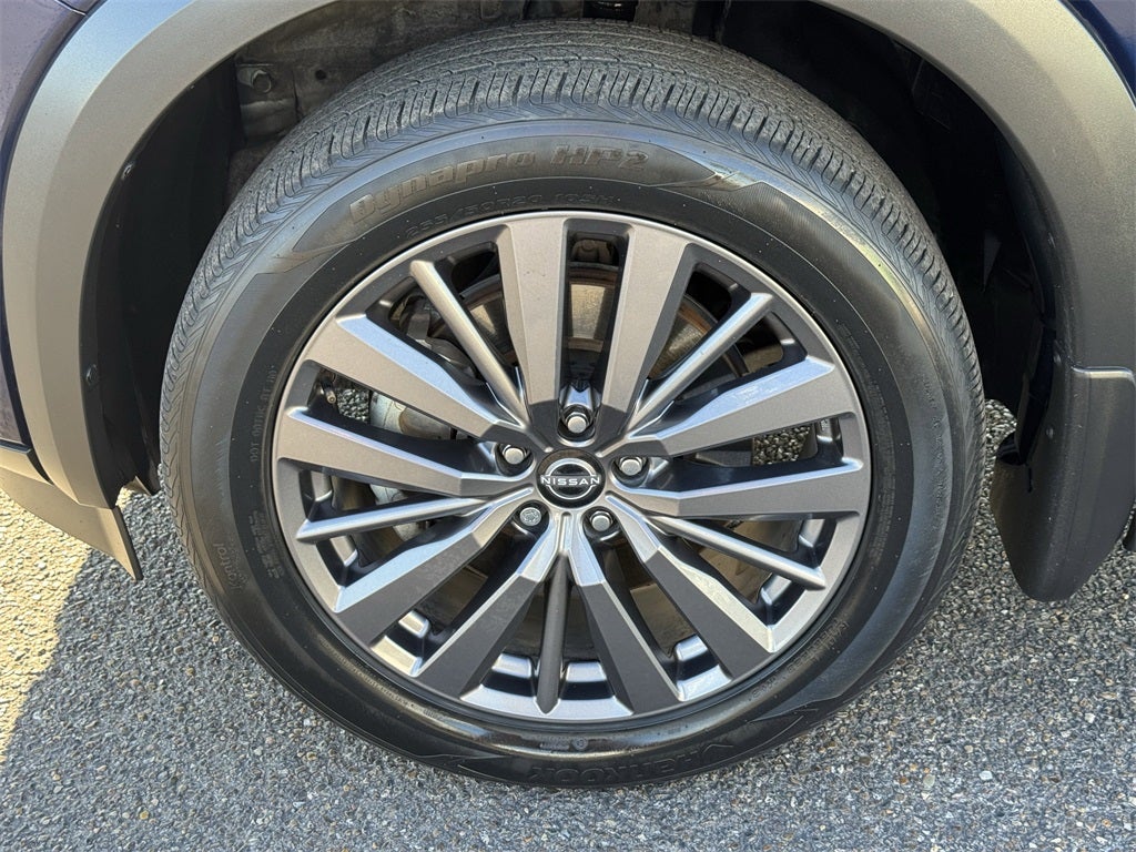 2022 Nissan Pathfinder SL