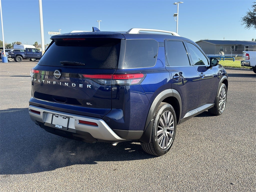 2022 Nissan Pathfinder SL
