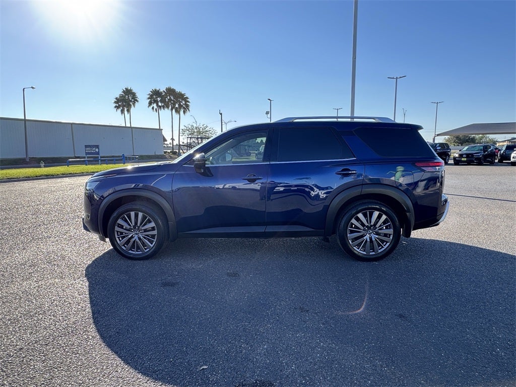 2022 Nissan Pathfinder SL