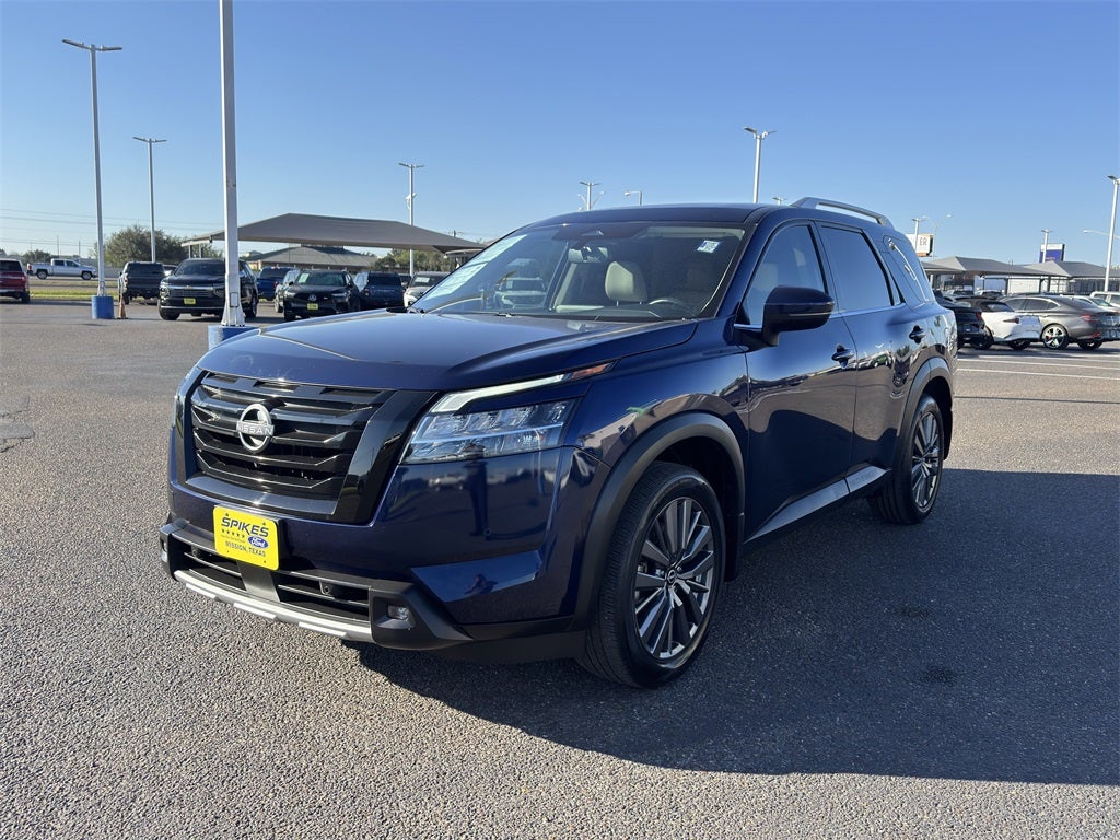 2022 Nissan Pathfinder SL