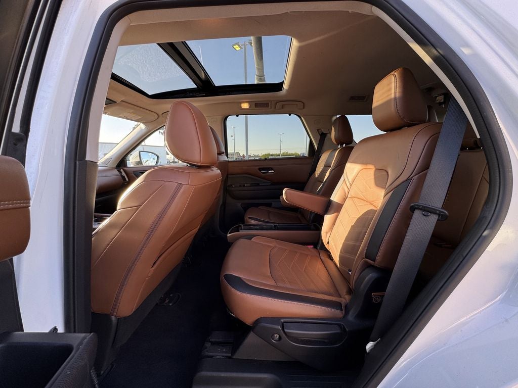 2023 Nissan Pathfinder Platinum