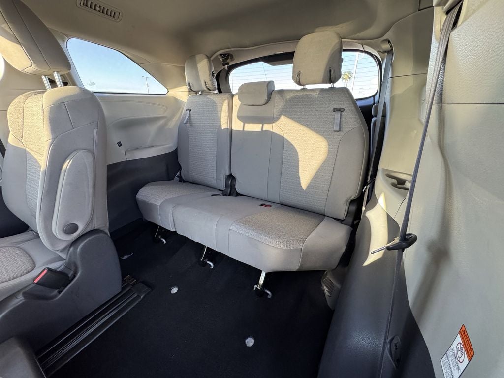 2021 Toyota Sienna LE 8 Passenger