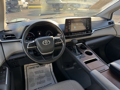2021 Toyota Sienna LE 8 Passenger