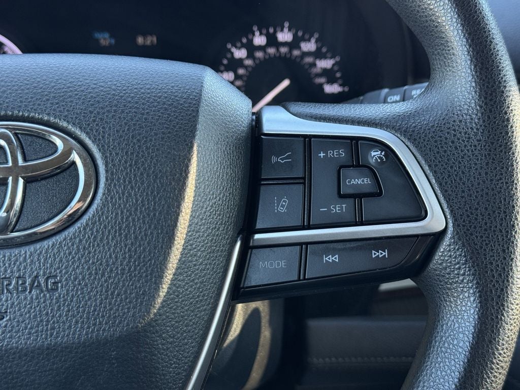 2021 Toyota Sienna LE 8 Passenger