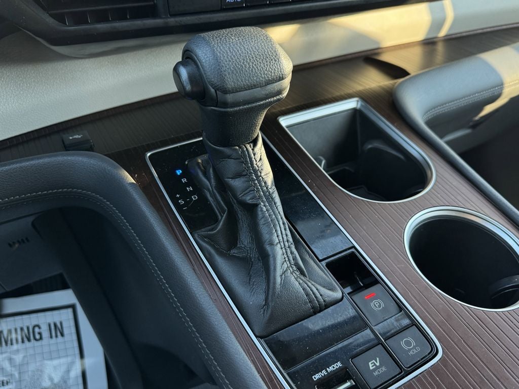 2021 Toyota Sienna LE 8 Passenger