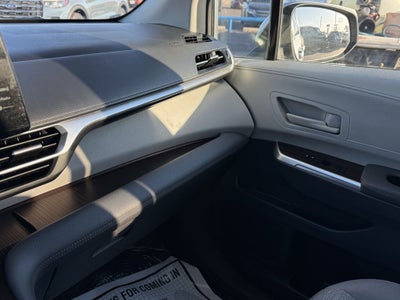 2021 Toyota Sienna LE 8 Passenger