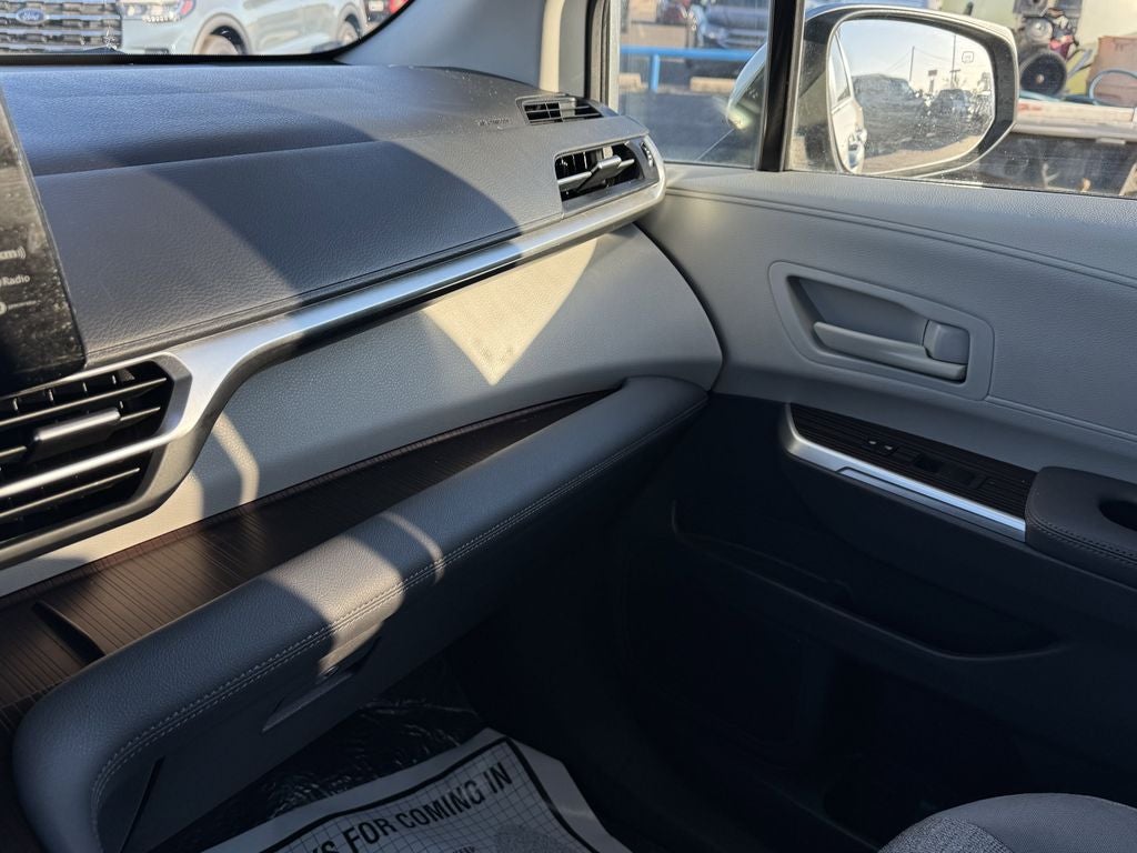 2021 Toyota Sienna LE 8 Passenger