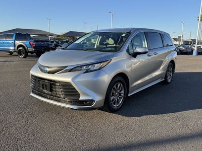 2021 Toyota Sienna LE 8 Passenger