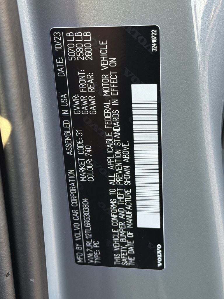 2024 Volvo S60 B5 Plus Dark Theme