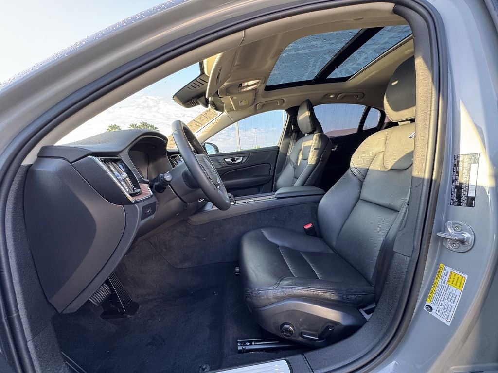 2024 Volvo S60 B5 Plus Dark Theme