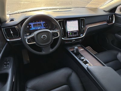 2024 Volvo S60 B5 Plus Dark Theme