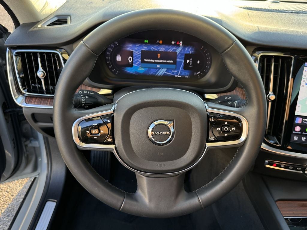 2024 Volvo S60 B5 Plus Dark Theme