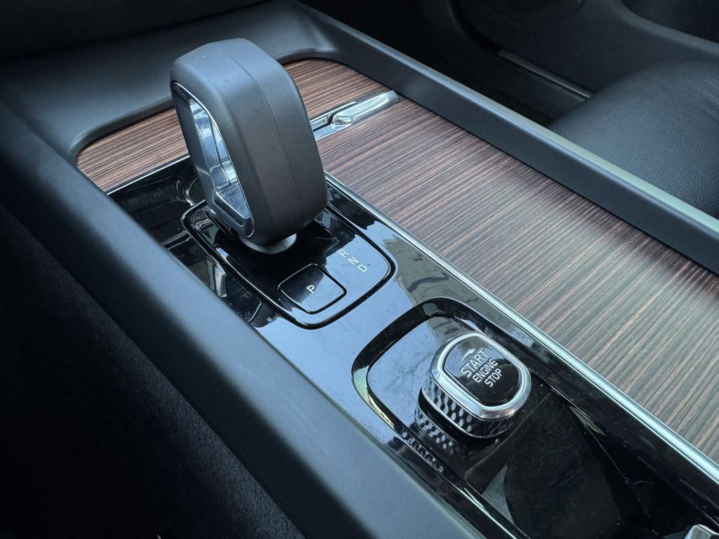 2024 Volvo S60 B5 Plus Dark Theme
