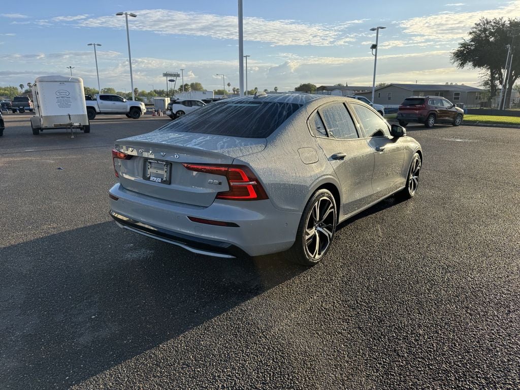 2024 Volvo S60 B5 Plus Dark Theme
