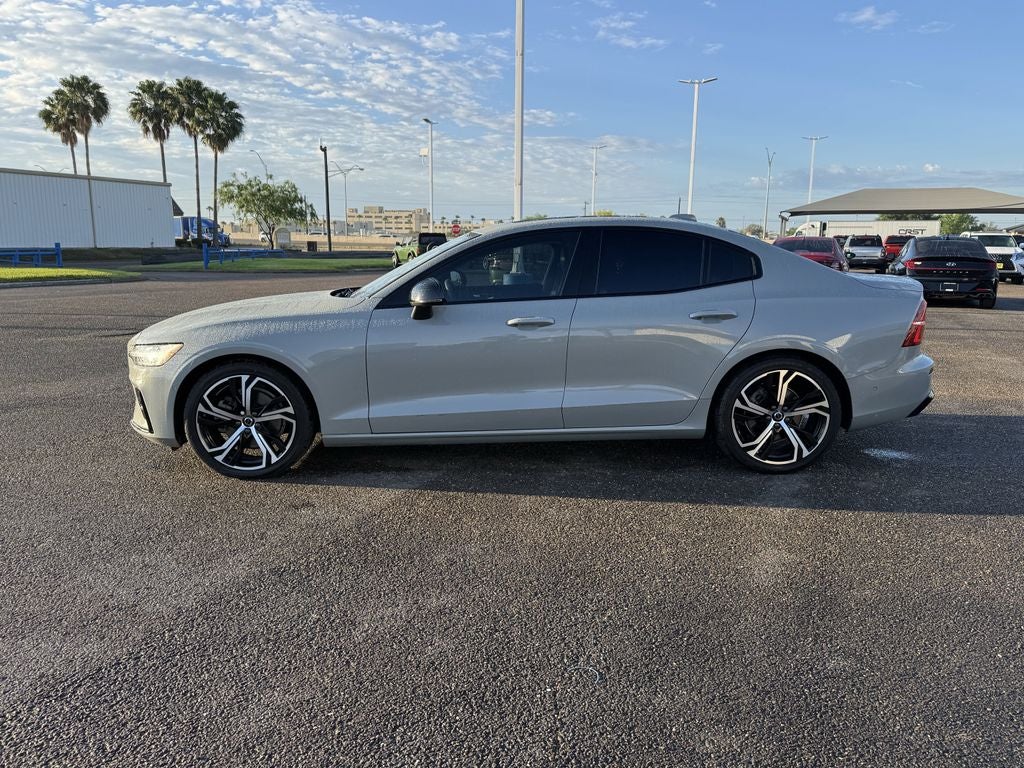2024 Volvo S60 B5 Plus Dark Theme