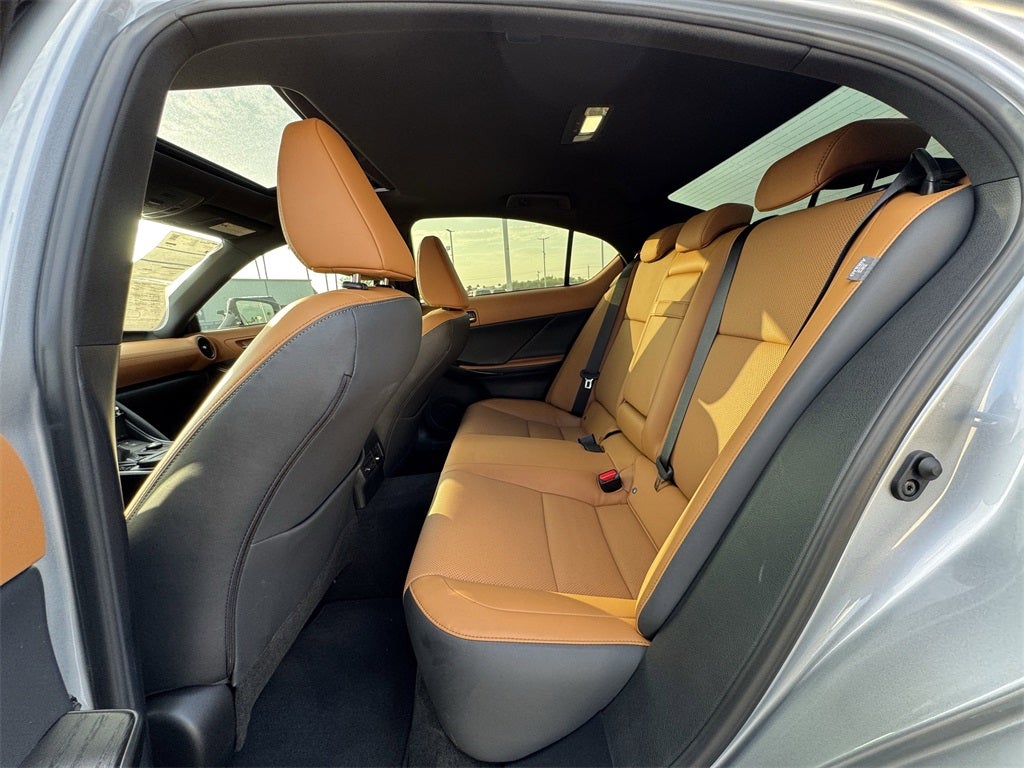 2025 Lexus IS 300