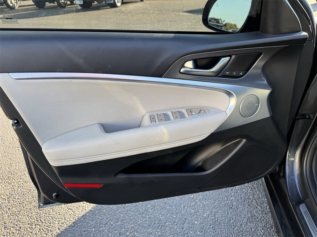 2025 Genesis G70 2.5T SPORT PRESTIGE